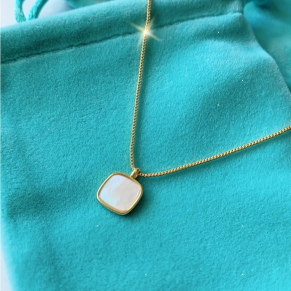 Mother of Pearl vermeil necklace charm gold sterling silver - Picture 5 of 13